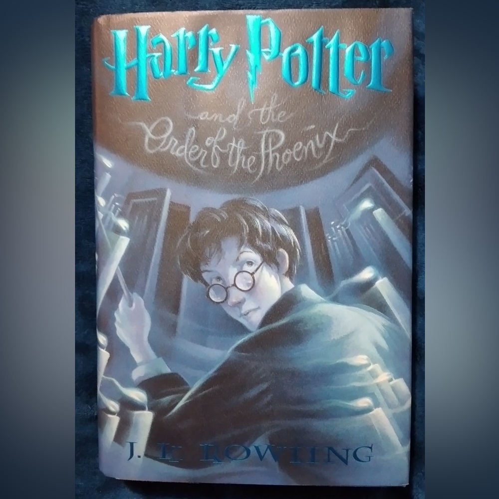 HARRY POTTER AND THE ORDER OF THE PHOENIX BOOK 5 IN SERIES LIKE NEW